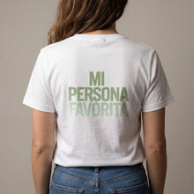 Cargar imagen en el visor de la galería, Mi persona favorita Oversized Tee