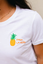 Cargar imagen en el visor de la galería, Piña Para La Niña Embroidered Oversized Tee
