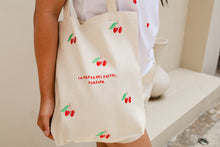 Cargar imagen en el visor de la galería, La Cereza Del Pastel Tote Bag
