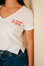 Cargar imagen en el visor de la galería, De Colombia Pal' Mundo Embroidered V-Neck Tee
