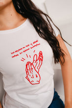 Cargar imagen en el visor de la galería, Un Aplauso Pa' Mami y Papi Embroidered Basic Tee
