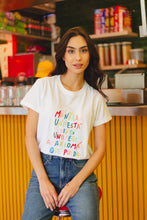 Cargar imagen en el visor de la galería, Baile Inolvidable Embroidered Oversized Tee
