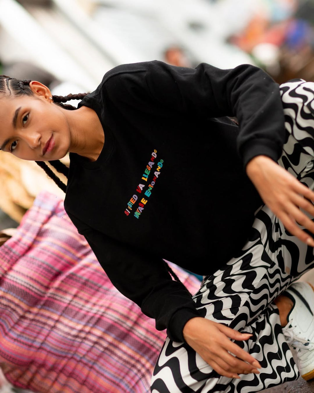Oiga, Mire, Vea Sweatshirt