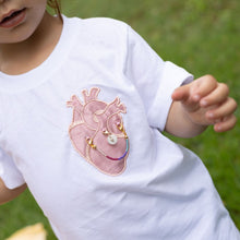 Cargar imagen en el visor de la galería, Te llevo en mi corazón Kids Tee
