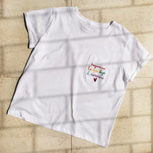 Cargar imagen en el visor de la galería, Hagamos Lo Que Diga El Corazón Embroidered Oversized Tee

